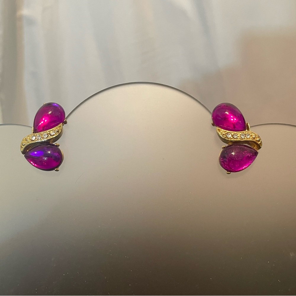 Vintage Two Sisters Fuchsia Red Purple Stones Gold Tone Earrings w/Gift Box